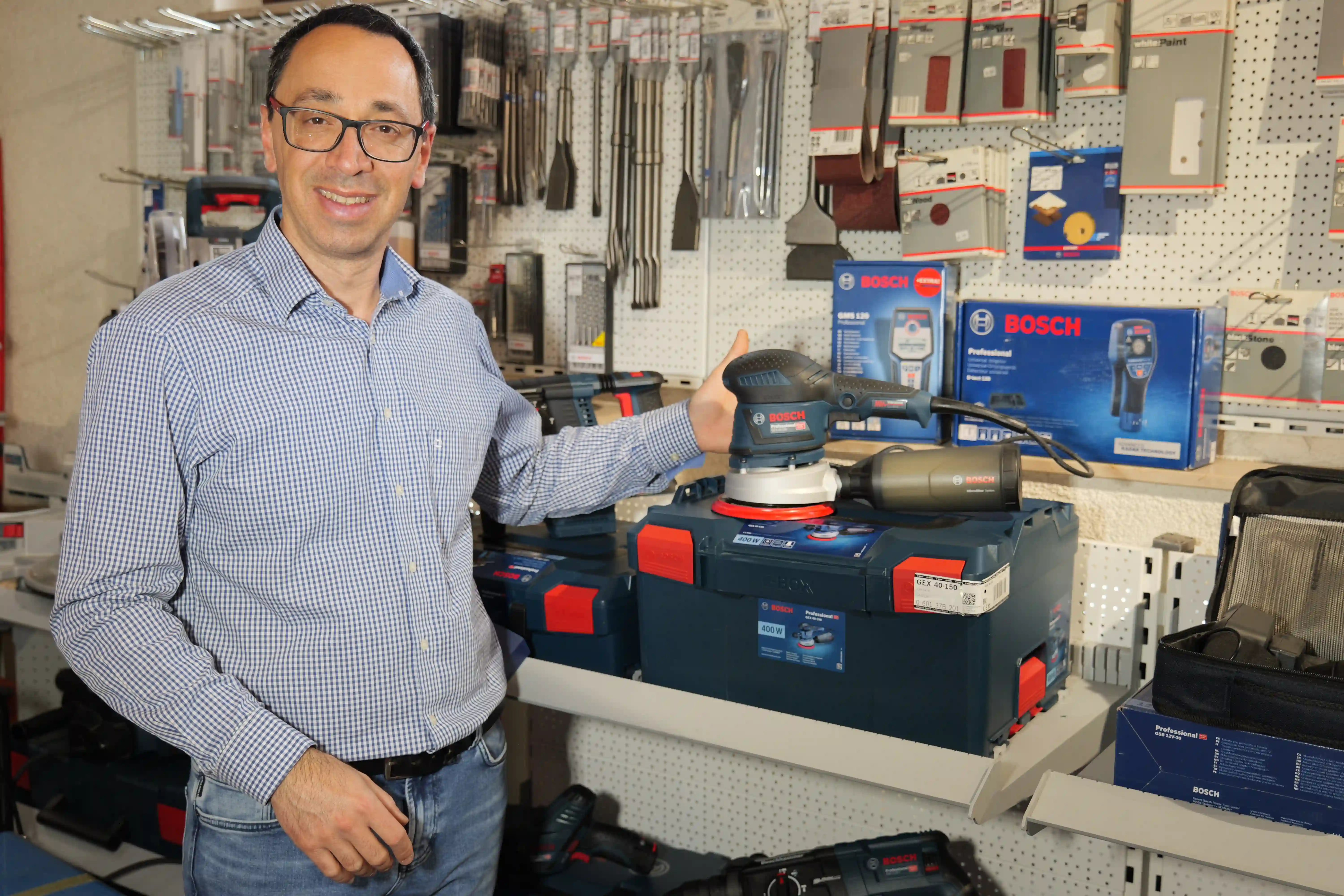 Beratung zu einem Bosch Exzenterschleifer PRO GEX 40-150